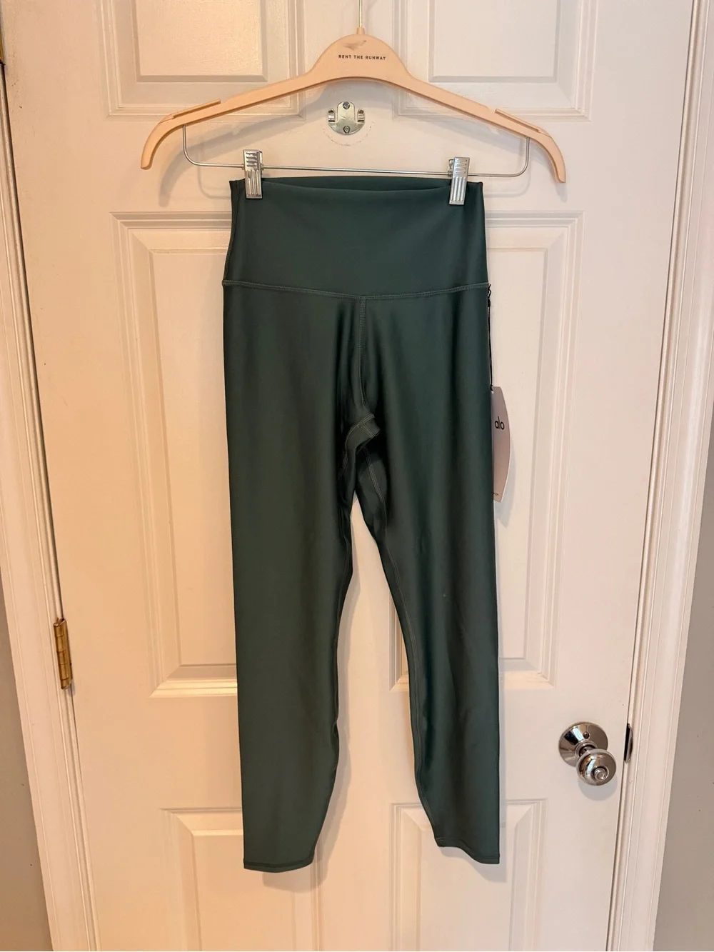 NWT ALO Yoga 7/8 Airlift High Waist Leggings in Winter Ivy Green size small